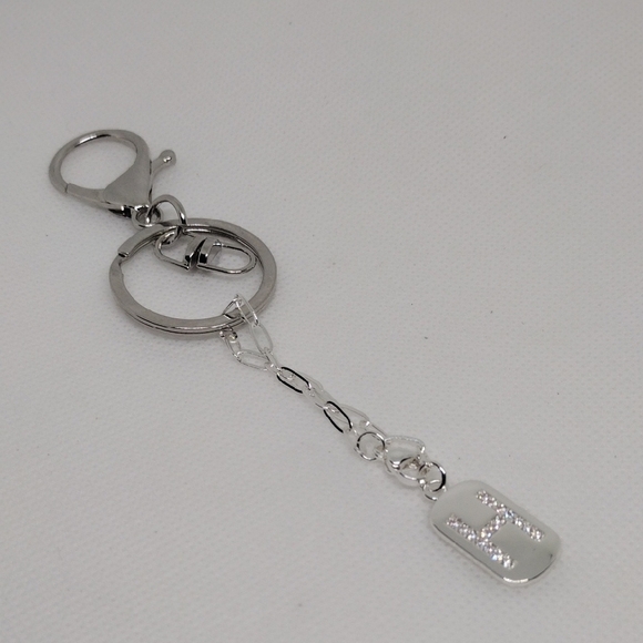 Elegant Silver Keychain with Stylish ‘H’ Pendant – Perfect Gift - Picture 3 of 3